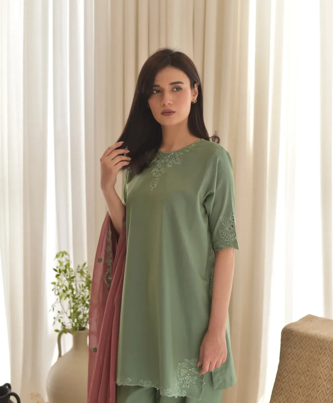 Zola Embroidered 3pc